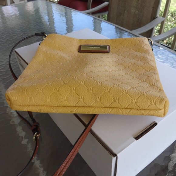 Steve Madden purse, mustard yellow, brown straps, gold tone hardware, 10x11 - Picture 9 of 11